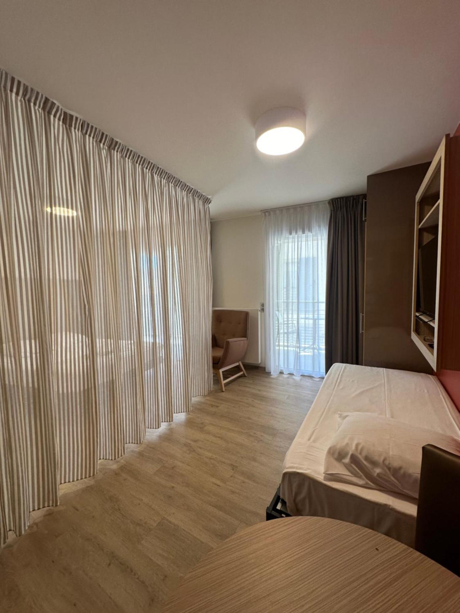 Zenao Frejus Aparthotel Kültér fotó