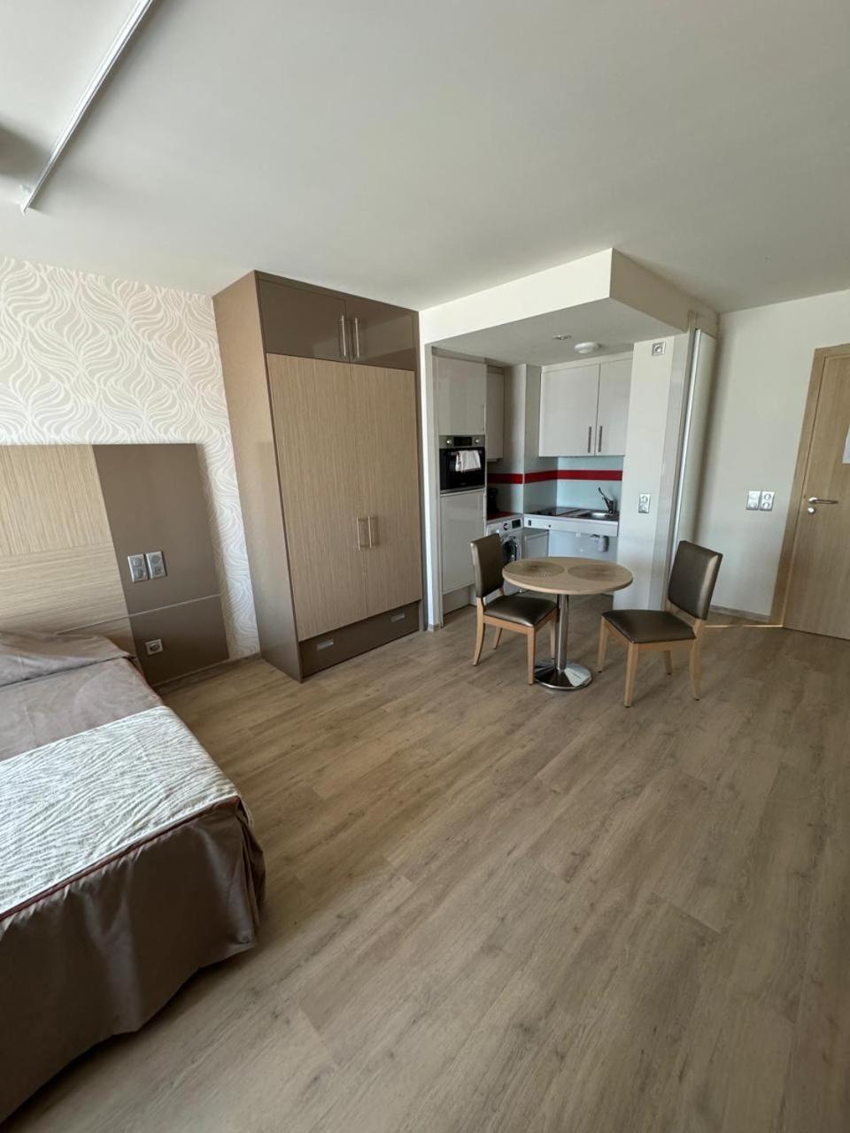 Zenao Frejus Aparthotel Kültér fotó